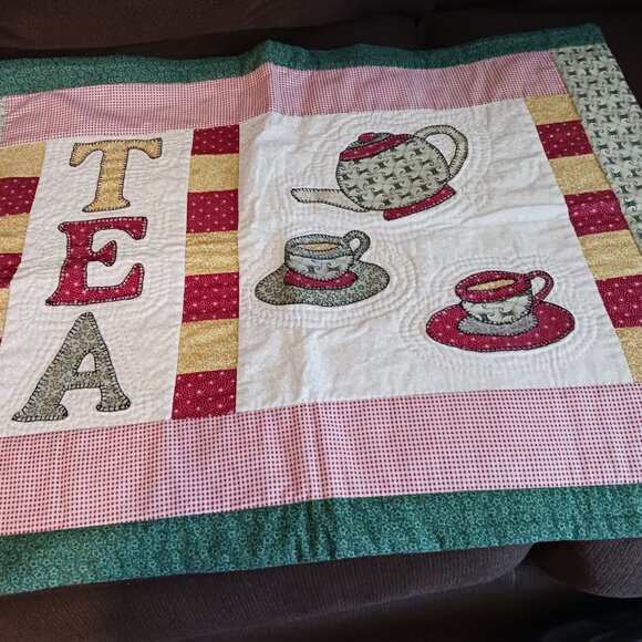 Hand Quilted "Tea For Two" Table Topper/Wall Hanging - Picture 6 of 10